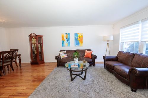 e-678 Front St, Hempstead, NY, 11550-4505 | Card Image