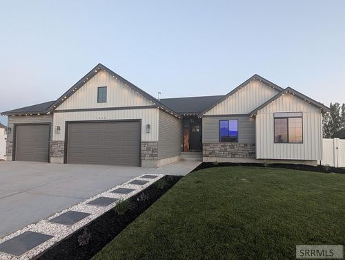 3842 Hidden Valley Dr, Ammon, ID, 83406-1307 | Card Image