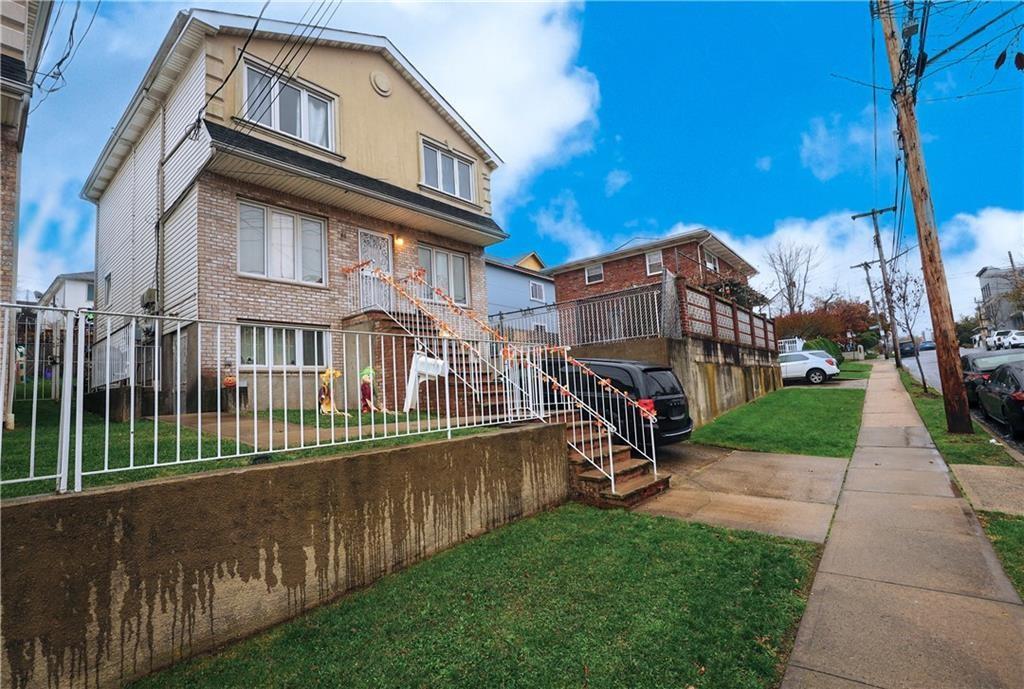 Virginia Ave, Staten Island, NY 10305