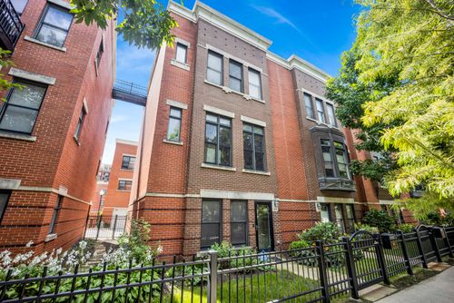 815 W 14th Pl, Chicago, IL, 60608-2245 | Card Image