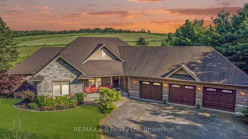 9471 Sideroad Rd, Erin, ON, N0B | Card Image