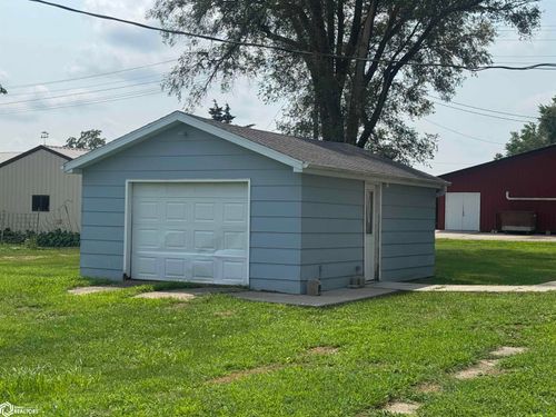 414 W Lee St, Seymour, IA, 52590-1321 | Card Image