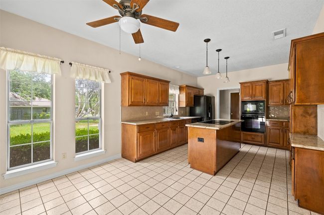 1006 Palos Verdes Dr, House other with 4 bedrooms, 3 bathrooms and 6 parking in Lakeway TX | Image 11