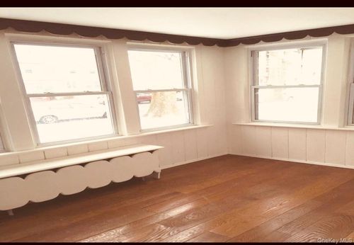 19022 111th Rd, Saint Albans, NY, 11412-2017 | Card Image