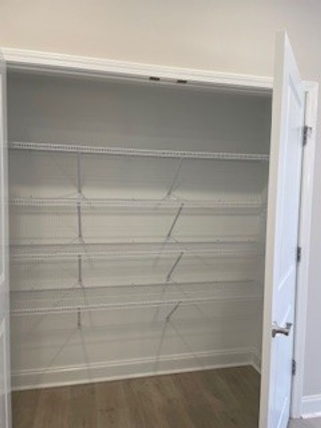 Large Pantry | Image 12