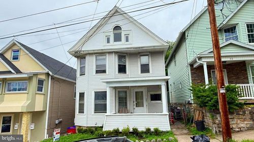 28 Maple Ave, Carbondale, PA, 18407-1764 | Card Image