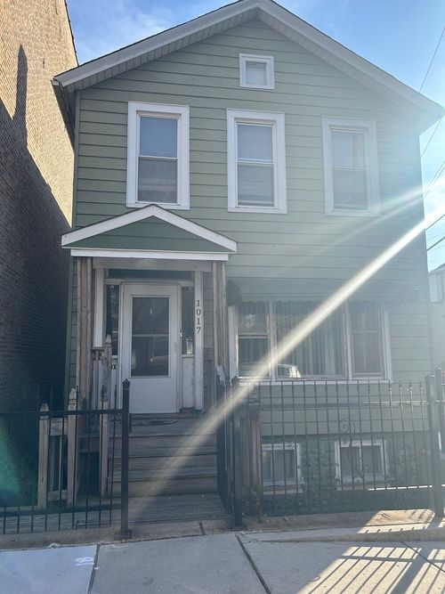 1017 W 19th St, Chicago, IL, 60608-3328 | Card Image