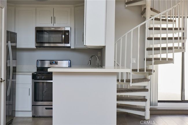 APT-302 - 2110 S Bentley Ave, Condo with 2 bedrooms, 2 bathrooms and 2 parking in LOS ANGELES CA | Image 14