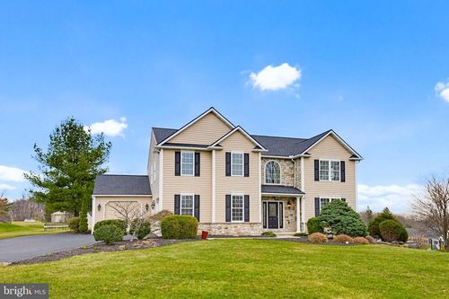 4 Saint Andrews Dr, FLEETWOOD, PA, 19522-8996 | Card Image