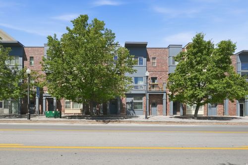 4268 S Main St, Murray, UT, 84107-2490 | Card Image