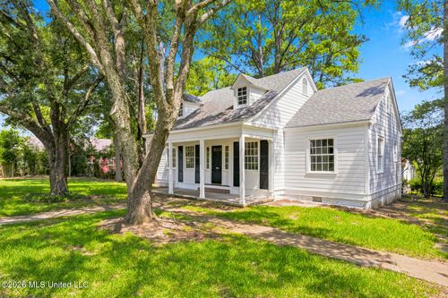 1224 E Fortification St, Jackson, MS, 39202-2439 | Card Image