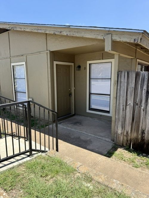 b-3005-B Parker Lane, Austin, TX, 78741 | Card Image