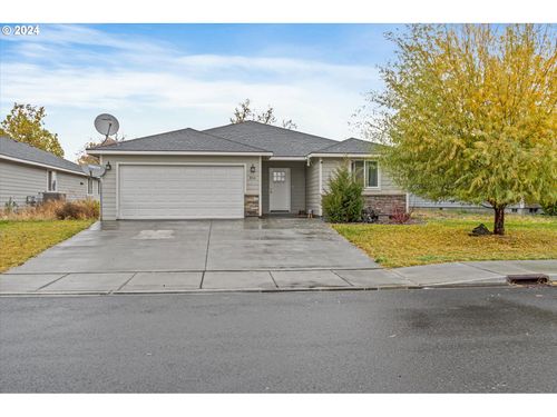 304 Riverwood Ct., Umatilla, OR, 97882 | Card Image