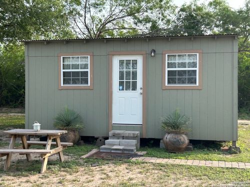 1616 Middle Rd, George West, TX, 78022-3835 | Card Image