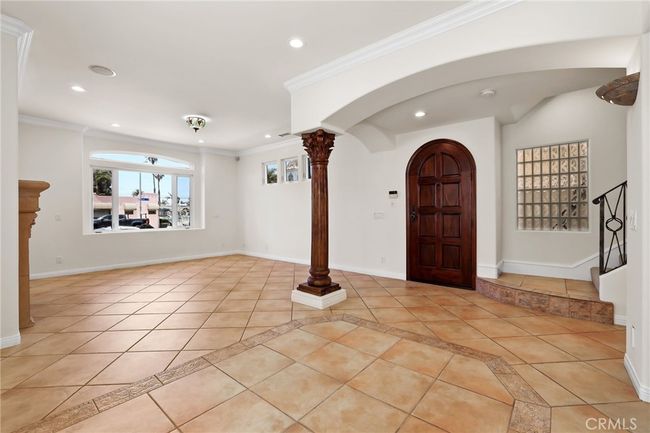 326 6 Th St, House other with 4 bedrooms, 5 bathrooms and 2 parking in Huntington Beach CA | Image 14