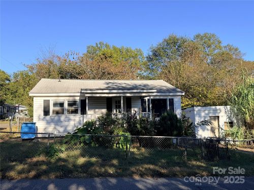 443 Harmon St, Forest City, NC, 28043-4085 | Card Image