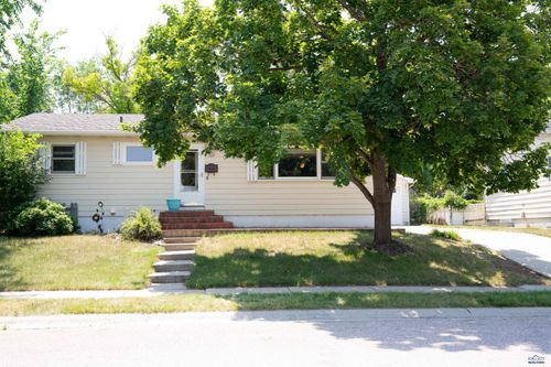 2611 Lawndale Dr, Rapid City, SD, 57702-4209 | Card Image