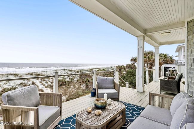 Main Floor Outdoor Patio | Image 22