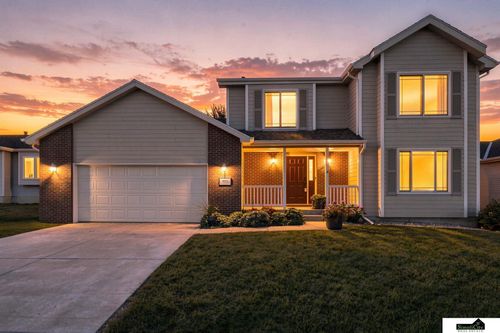 1833 Spring Meadow Dr, Lincoln, NE, 68521-5836 | Card Image