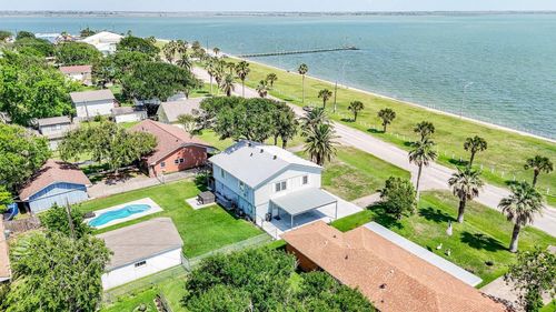 204 S Bay Blvd, Palacios, TX, 77465-5430 | Card Image