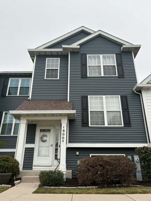 1800-1800 Fieldstone Dr N, Shorewood, IL, 60404-8112 | Card Image