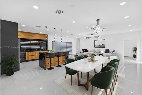 0-19511 Ne 18th Pl, Miami, FL, 33179-3641 | Card Image