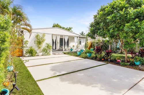 5300 Nw 1st Ave, Oakland Park, FL, 33309-3204 | Card Image