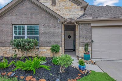 22303 Log Orchard Lane, House other with 3 bedrooms, 2 bathrooms and null parking in Porter TX | Image 2