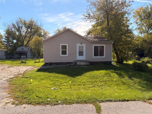 1082 Temple Ave, Mount Morris, MI, 48458-2536 | Card Image