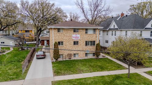 409 9th Ave S, Fargo, ND, 58103-2864 | Card Image