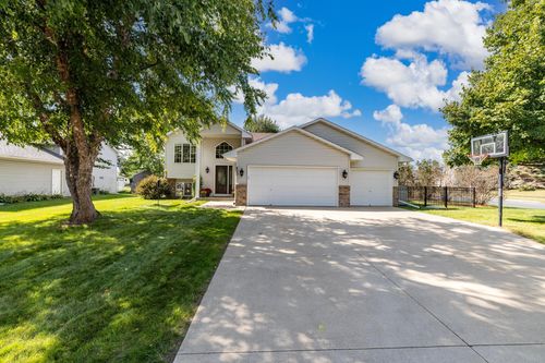 800 S Walnut St, Belle Plaine, MN, 56011-3306 | Card Image