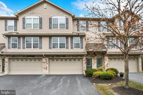 9089 Joyce Ln, HUMMELSTOWN, PA, 17036-8630 | Card Image