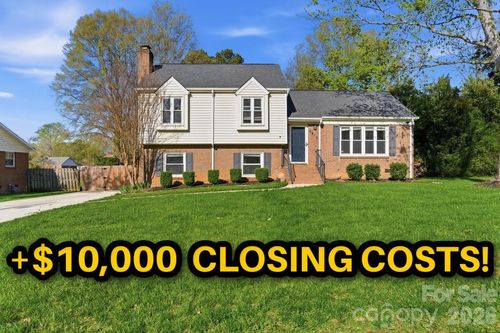 5810 Red Carriage Ln, Charlotte, NC, 28212-4643 | Card Image