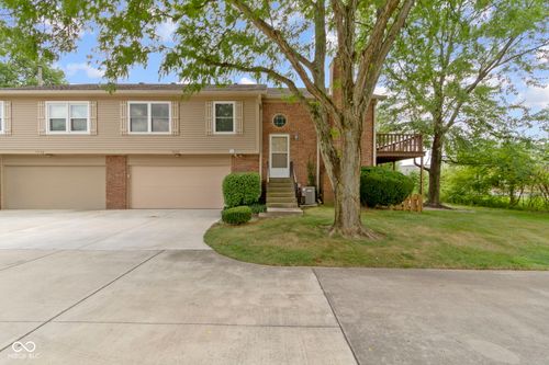 7622 Castleton Farms West Dr, Indianapolis, IN, 46256-1944 | Card Image