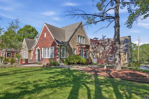 1303 Sw Pembroke Ln, Topeka, KS, 66604-2534 | Card Image