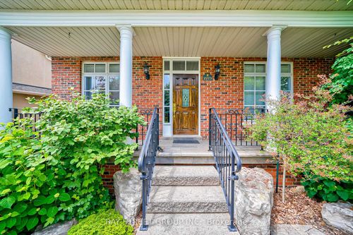2273 Woodfield Rd, Oakville, ON, L6H6Y8 | Card Image
