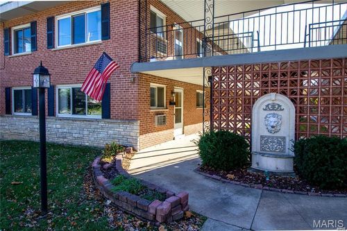 h-2758 Walton Road, St Louis, MO, 63114 | Card Image