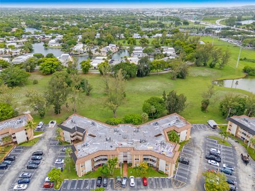 apt-e301-7430 Miami Lakes Dr, Miami Lakes, FL, 33014-6842 | Card Image