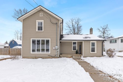 73 Mill St, Saranac, MI, 48881-9701 | Card Image