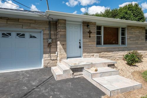 130 S Johnson Ave, Bloomington, IN, 47404-5246 | Card Image