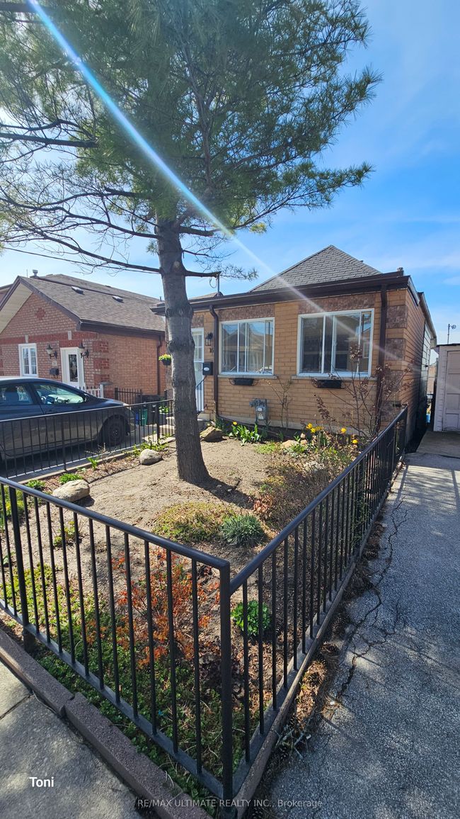 MAIN - 16 Failsworth Ave, House other with 1 bedrooms, 2 bathrooms and 1 parking in York ON | Image 22