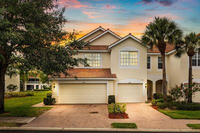 54 - 1064 Hampton Circle, Townhouse with 3 bedrooms, 2 bathrooms and null parking in Naples FL | Image 1