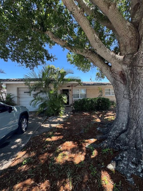1130 7th Ave Ne, LARGO, FL, 33770-1629 | Card Image