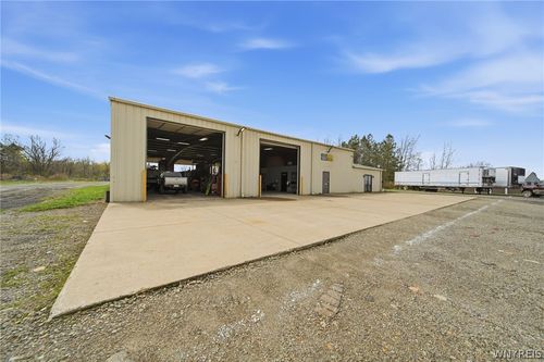 4849 W Lake Rd, Dunkirk, NY, 14048-9613 | Card Image