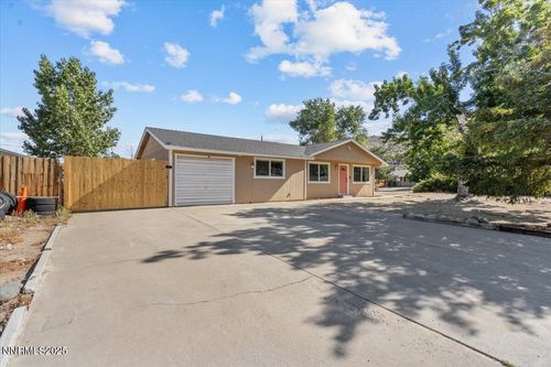 9415 Gremlin Way, Reno, NV, 89506-9690 | Card Image