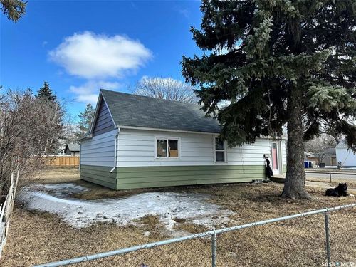 1502 Av F N, Saskatoon, SK, S7L1X9 | Card Image
