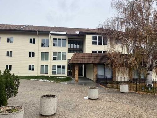 208-65 Temple Blvd W, Lethbridge, AB, T1K5M2 | Card Image