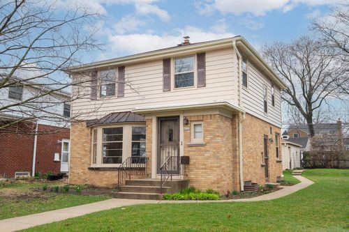 4332 N Sheffield Avenue Avenue, Shorewood, WI, 53211 | Card Image