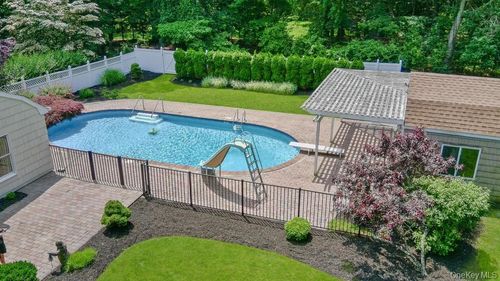 15 Stillwood Rd, Brookhaven, NY, 11719-9608 | Card Image