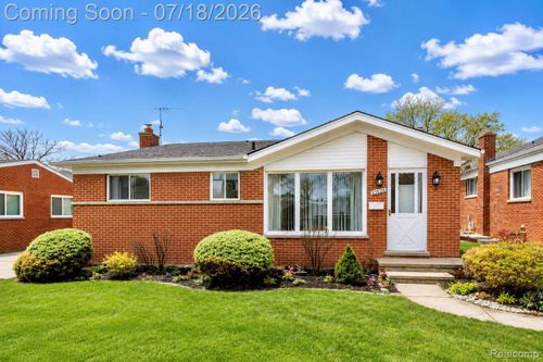 23223 Panama Ave, Warren, MI, 48091-4738 | Card Image